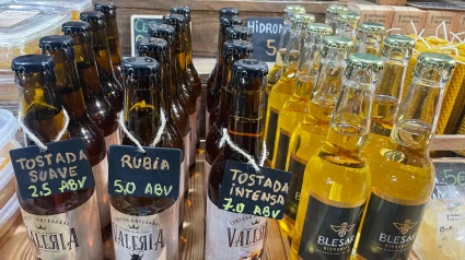 Cervezas de miel en el mercado medieval de Cáceres