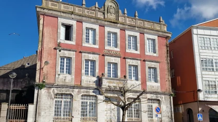 Edificio de Aduanas ubicado en el puerto interior de Ferrol