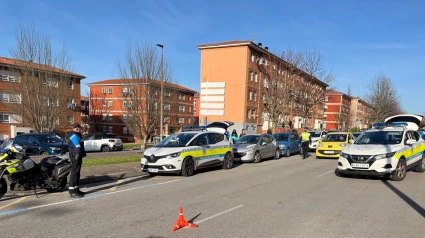 Imagen de archivo de un control de la Policia Local en Santander.