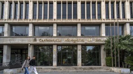 Fachada de la sede de la Confederación Hidrográfica del Júcar en Valencia