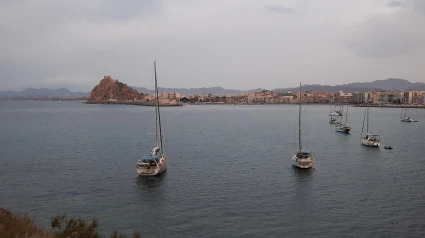Vista panorámica de Águilas desde la playa de Las Delicias