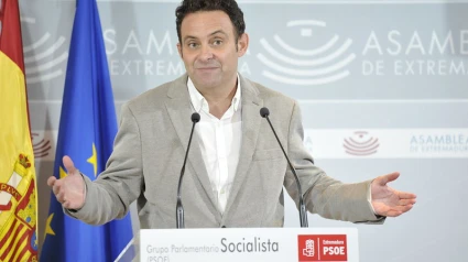 Jorge Amado es el portavoz del grupo parlamentario socialista.