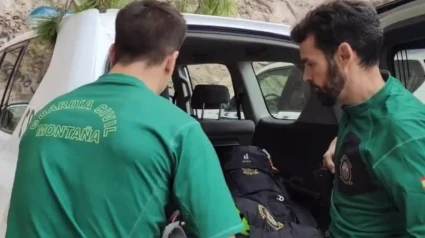 Servicio de rescate de la guardia civil

El Grupo de Montaña (Greim) de la Guardia Civil de Granada ha rescatado a un hombre de 63 años y una mujer de 47 que se perdieron cuando descendían el barranco del río Verde, en el término municipal de Otívar, donde se les hizo de noche sin llevar luz alguna y encontrándose ya muy cansados.

POLITICA ESPAÑA EUROPA ISLAS BALEARES SOCIEDAD
GUARDIA CIVIL