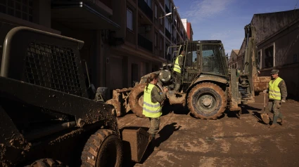 Fotografía de una calle de Paiporta tres semanas después de la DANA