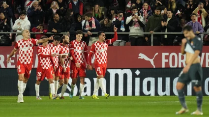 Los jugadores del Girona celebran el 4-0 contra el Espanyol.