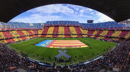 El pueblo valenciano rinde homenaje a sí mismo en Mestalla