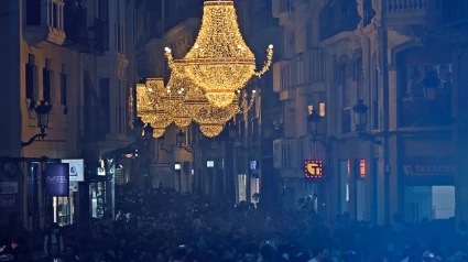 Murcia recuerda a Valencia en el encendido de la Navidad