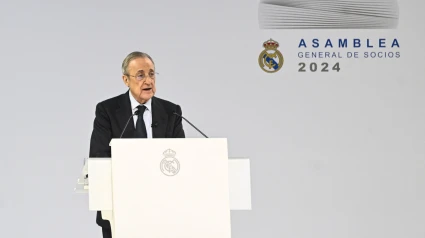 El presidente del Real Madrid, Florentino Pérez, interviene durante la Asamblea.