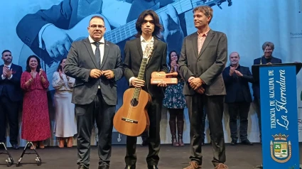 Fan Shilong Fan primer premio del XXXIX Certamen Internacional de Guitarra Clásica Andrés Segovia