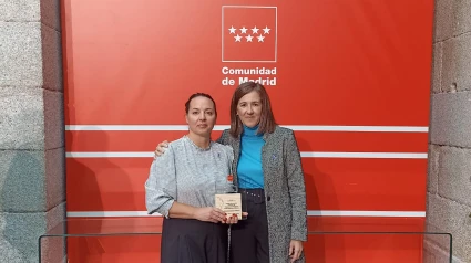 Virginia Alonso y Marisa López recogieron el reconocimiento