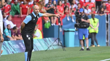 Mascherano dirigiendo la selección sub-20 de Argentina