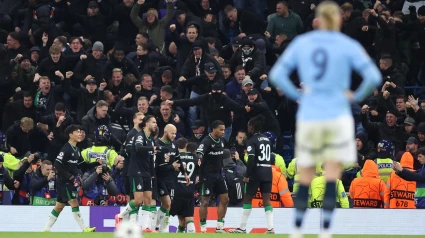 Manchester (United Kingdom), 26/11/2024.- Erling Haaland of Manchester City watches as Feyenoord celebrate David Hancko scoring the 3-3 equalising goal during the UEFA Champions League match between Manchester City and Feyenoord in Manchester, Britain, 26 November 2024. (Liga de Campeones, Reino Unido) EFE/EPA/ADAM VAUGHAN