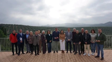 Gálvez (con pantalón blanco), ha presidido en Puente Genil la Comisión Provincial de Prevención de Riesgos Laborales.POLITICA ANDALUCÍA ESPAÑA EUROPA CÓRDOBA ECONOMIAJUNTA DE ANDALUCÍA