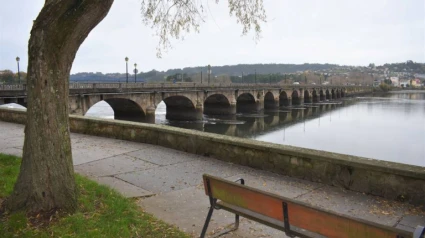 Puente de piedra sobre la ría de Pontedeume