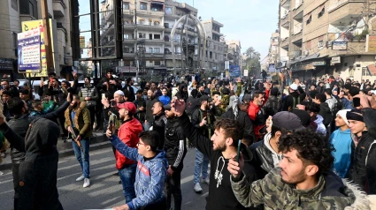 Cientos de sirios salen a las calles de Damasco a celebrar la caída de Bashar al Asad