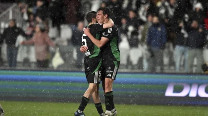 El Burgos celebra el gol al Eldense (LaLiga)