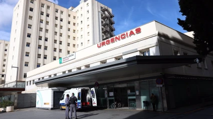 Acceso a las Urgencias del Hospital General Virgen de las Nieves de Granada