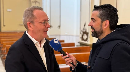 Ramón Mateos, atiende a José Ángel Ayala en COPE