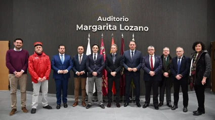 Reunión de la Mesa por el Tren Guadix-Baza-Lorca promovida por la Diputación de Granada