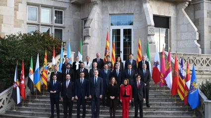 El Rey Felipe VI en la foto de familia de la Conferencia de Presidentes.