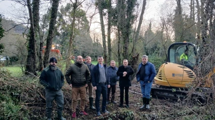 Integrantes de Augas de Galicia supervisaron los trabajos en Neda