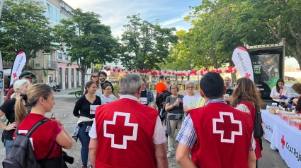 Foto de archivo de un grupo de voluntarios de Cruz Roja Ferrol