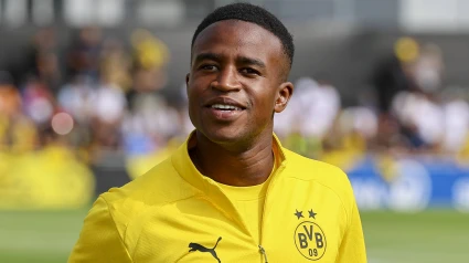 Moukoko está cedido en el Niza por el Borussia Dortmund.