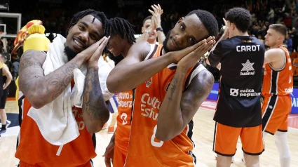 Montero y Jones celebran el triunfo ante el Tenerife con un "Buenas Noches"