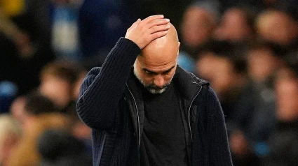 Gesto de Pep Guardiola tras perder frente al Manchester United en la Premier League