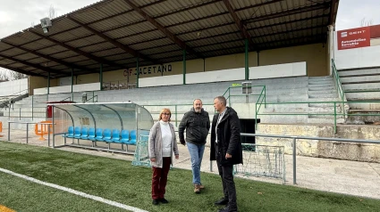 Carlos Serrano, Elena Betés y Daniel Ventura en el municipal Oroel