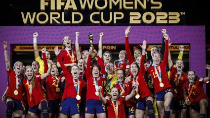 La selección femenina levanta la Copa del Mundo