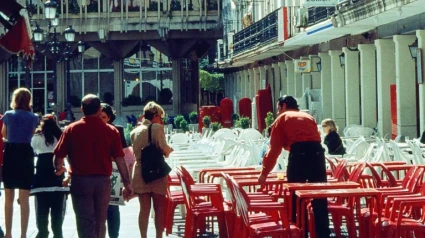 Su padre cumple 100 años, van a celebrarlo a un bar de Ciudad Real, y se le va de las manos: "Vente"