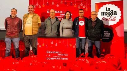 Voluntarios de Coca-Cola con las organizaciones