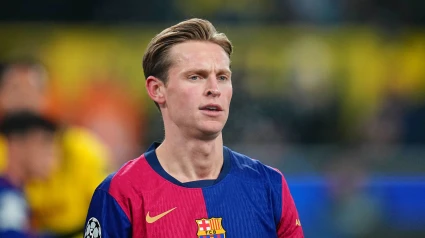 Frenkie de Jong durante un partido del Barcelona en Champions.