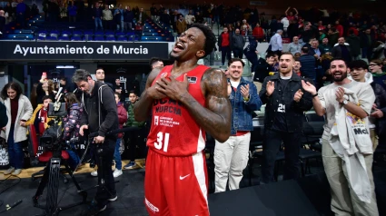 Dylan Ennis anotó la última canasta de 2024