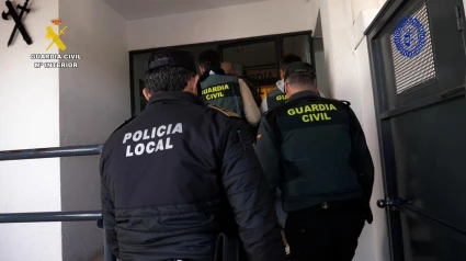 La Guardia Civil esclarece la profanación de tumbas en los cementerios de El Viso del Alcor y Utrera