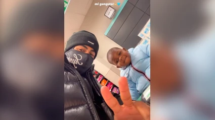 Lamine Yamal, con su hermano pequeño, en un carro de Mercadona