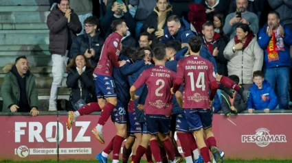 El Pontevedra celebra el gol al Mallorca