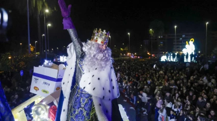 Fotografía de la cabalgata de reyes de Córdoba adelantada a este sábado ante la previsión de lluvia para la tarde del Domingo