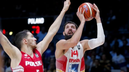 Nikola Mirotic, en un partido con la selección española