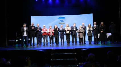 Los participantes en el acto institucional en el Teatro Jofre