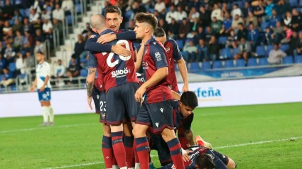 El Levante celebra uno de los tres goles marcados al Tenerife en partido de LaLiga