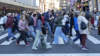 Ciudadanos en las calles de Bilbao