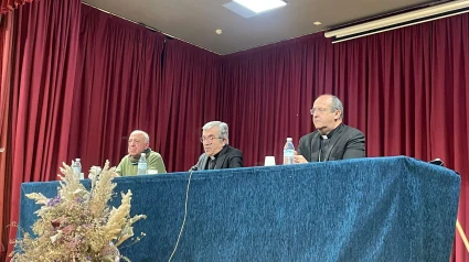 Monseñor Luis Argüello imparte una conferencia en Cáceres sobre los retos de la Iglesia en España