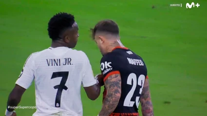 'Toquecito' de Vinicius a Maffeo en la primera acción entre ambos durante el Real Madrid-Mallorca