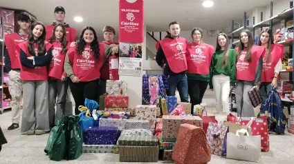 El voluntariado de Cáritas, en la entrega de regalos