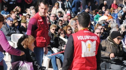 VOLUNTARIOS EN  CARAVACA DE LA CRUZ