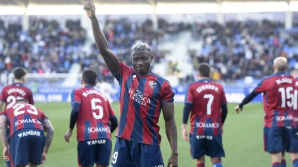 Los jugadores del Huesca celebrando un gol