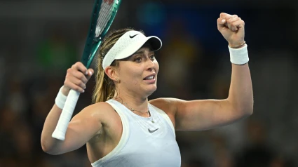 Paula Badosa celebra su victoria de este domingo en la primera ronda del Open de Australia.