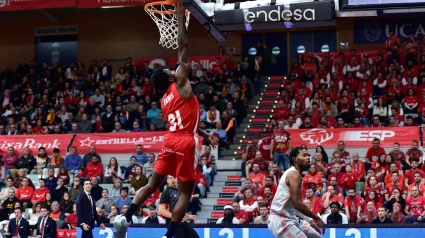 Dylan Ennis volvió a guiar a UCAM Murcia CB